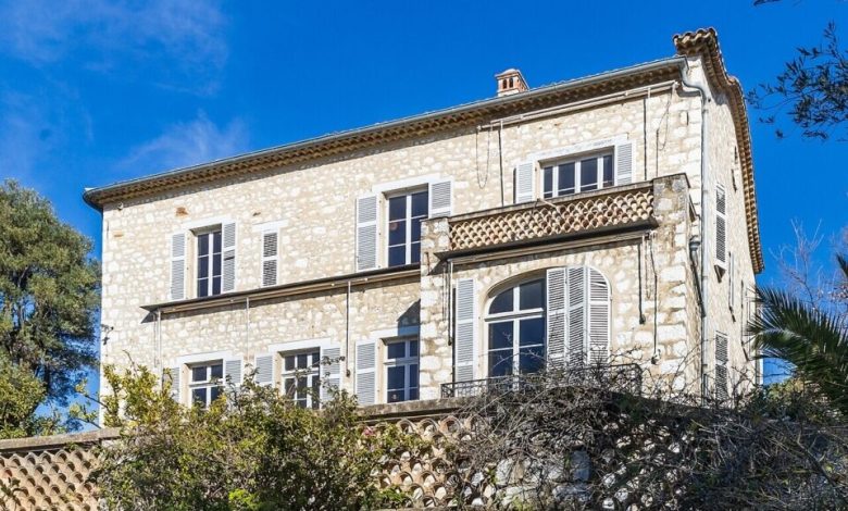 A major art theft has taken place at the Renoir Museum in Cagnes-sur-Mer in southern France,