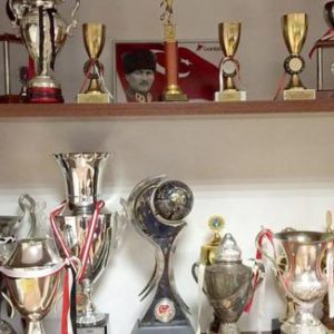 Kupaları kasap satın aldı! “Ne yapacak çok merak ediyoruz”