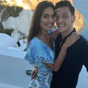 Mesut Özil evlilik hazırlıklarını hızlandırdı