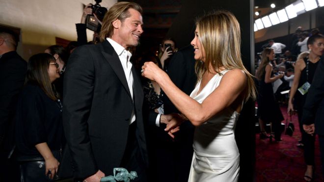 Brad Pitt ile Jennifer Aniston arasında neler oluyor?
