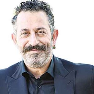 Cem Yılmaz yeni filmi için destek istedi
