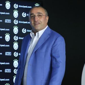 “Hiçbir kulüp başkanı bu şekilde apar topar makamı terk etmemeli”