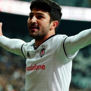 Maç oynanırken Vodafone Park’ta Sergen Yalçın sesleri