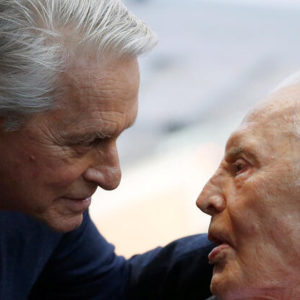 Kirk Douglas 61 milyon dolarlık servetini oğluna bırakmamış