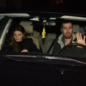 Ezgi Eyüboğlu ile Oğulcan Engin trafikte kaldı