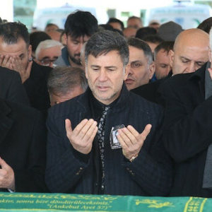 Usta oyuncu Recep Aktuğ hayatını kaybetti