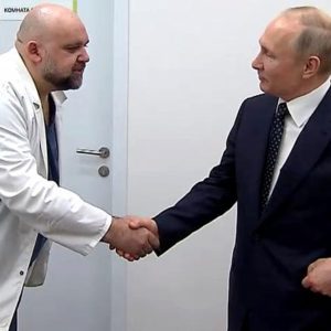 Putin’e koronavirüs hastanesini gezdirmişti!