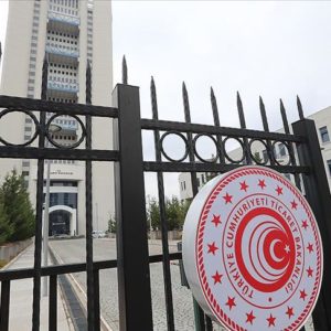 Fahiş fiyatla ürün satanlara bakanlıktan ceza yağdı!