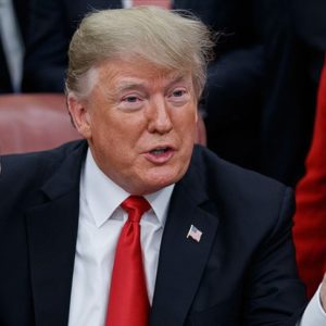 Trump’tan maskeye alternatif tavsiye: “Herkeste var, kullanın”