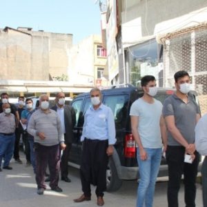 Çiftçiler ‘tam kapanma’ öncesi uzun kuyruklar oluşturdu