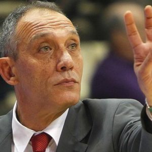 Müslüm Gülhan: Hem CHP hem de BJK siyasi kurgu tarafından dizayn edilen bir adayı desteklemeliydi