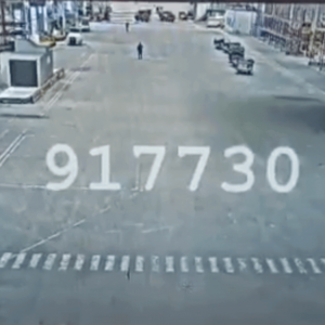 İstanbul Havalimanı’nda kargo binasının çatısı çöktü (Video)