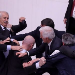 Meclis’te Kavga: Milletvekili Hastanelik Oldu