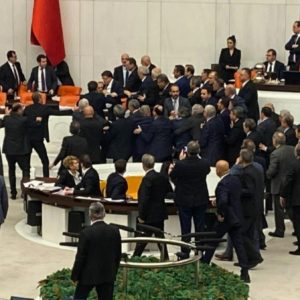 Meclis’te Kavga: “Bu İş İçin Tayin Edilmiş”