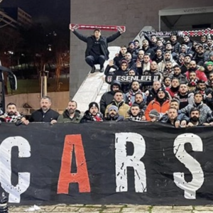 Beşiktaş taraftarı, depremzedelere yardım için Hatay’a hareket etti