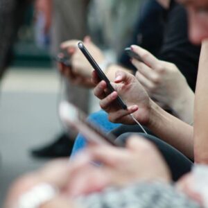 Yeni Zelanda’da okullarda cep telefonu kullanımı yasaklanıyor