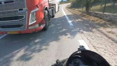 Plastira Gölü’nde sollama dehşeti: tanker şoförü karşı şeride girip motosikletliyi biçmekten kıl payı kurtuldu 3 Plastira Gölü sollama