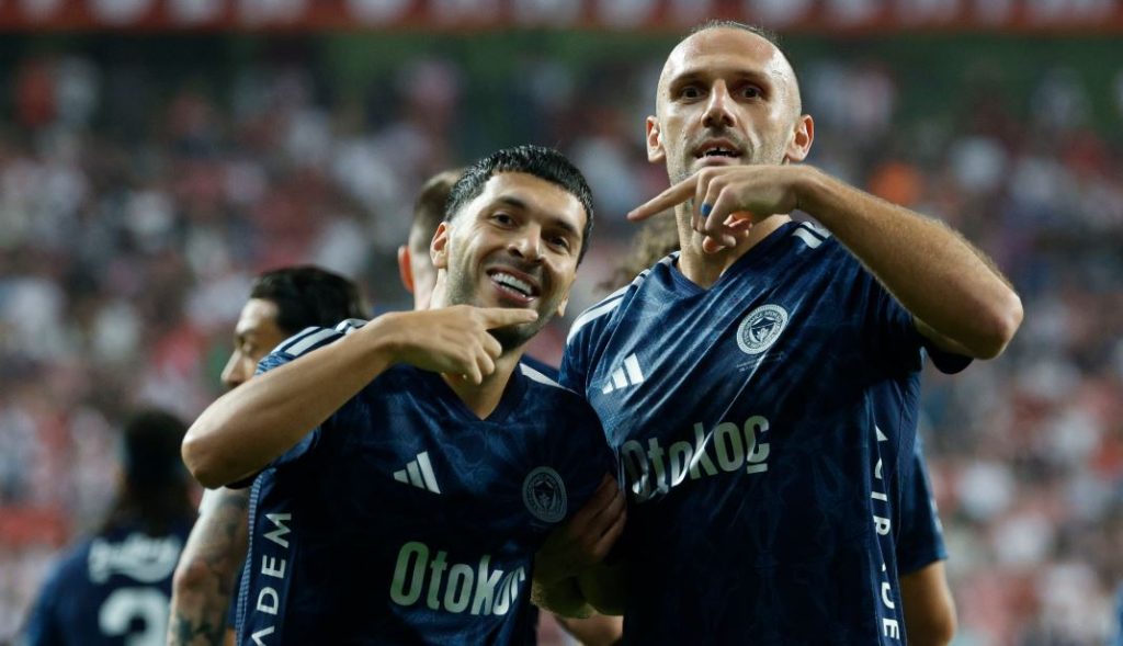 Samsun’da Fenerbahçe fırtınası: Oğuz Aydın sahneye çıktı, Kanarya 3 puanı 2 golle aldı 2 Oğuz Aydın ve Vedat Muriqi’den derbi öncesi mesaj