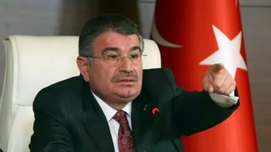 Alihan Kuriş soruşturmasında yeni gelişme! Eski Bakan İdris Naim Şahin’in ifadesi alınacak 3 Ankara Cumhuriyet Başsavcılığınca yürütülen Alihan Kuriş Suç Örgütü soruşturmasında eski İçişleri Bakanı İdris Naim Şahin’in ifadesine başvurulacağı öğrenildi.