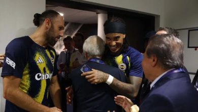 Aziz Yıldırım ile Lyon taraftarları arasında gerginlik 3 Fenerbahçe Başkanı Aziz Yıldırım’ın Lyon taraftarlarıyla sözlü tartışmaya girdiği anlar görüntülendi.