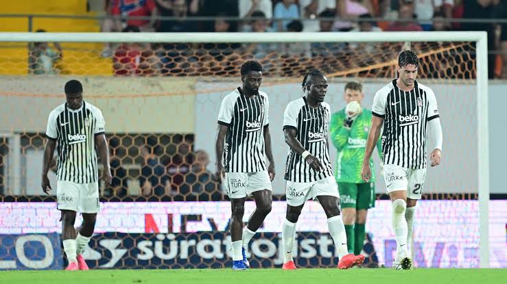 “Beşiktaş’ın kendi hikayesini yeniden yazması gerekiyor.”