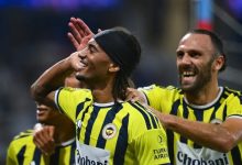 18 yıllık hasret bitti! Fenerbahçe Şampiyonlar Ligi’nde 10 Fenerbahçe, UEFA Şampiyonlar Ligi play-off turu rövanşında Olimpik Lyon'u deplasmanda 2-1 mağlup ederek 18 yıllık hasrete son verdi