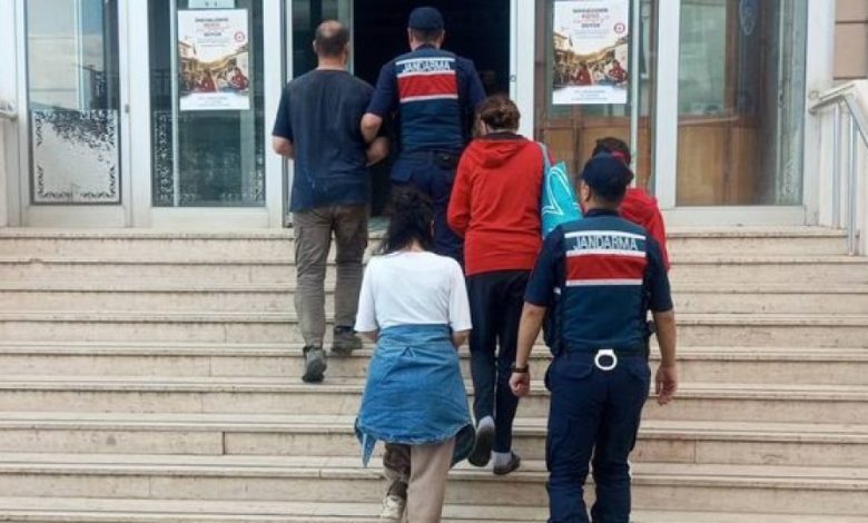İstanbul ve Muğla’da FETÖ’nün güncel yapılanmasına yönelik düzenlenen operasyonlarda gözaltına alınan Esma Batmaz ile Hilal Köseoğlu, çıkarıldıkları mahkemece tutuklandı.