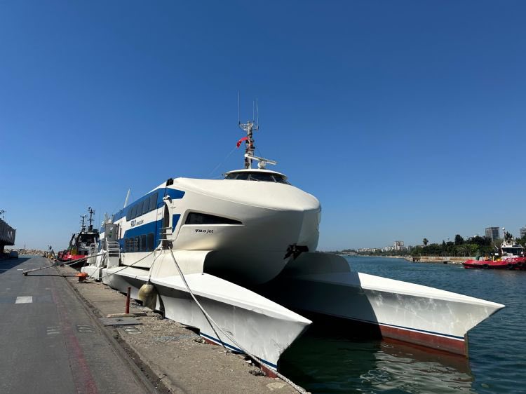 Girne’de yolcu gemisi alabora oldu! Yüzlerce yolcu kurtarılmayı bekliyor