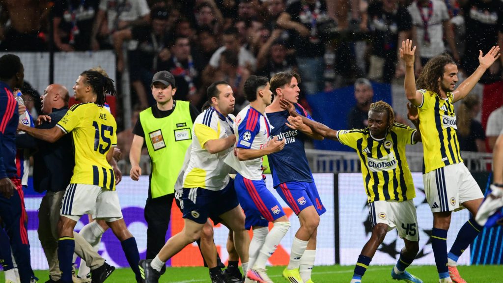 Fenerbahçe’de Ederson evire çevire dövdü 2 guendouzi2 1024x576 1