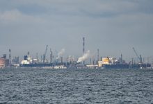 İran abluka dinlemedi! Petrolden para bastı!