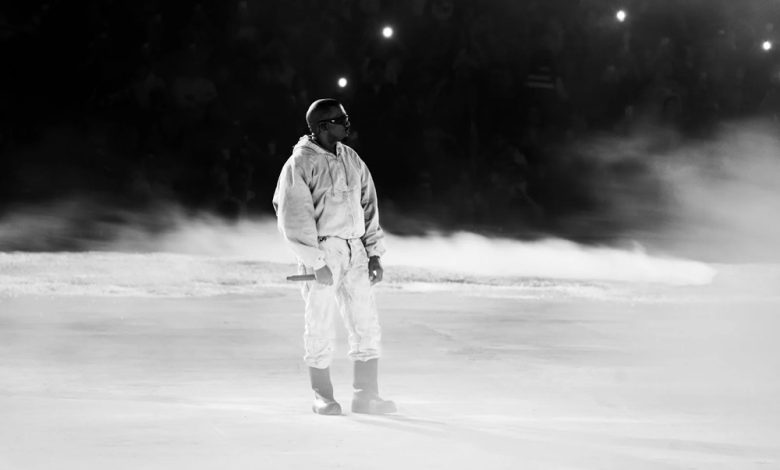 Kanye West Madrid’de ilk kez sahne aldı 1 Kanye West, yeni adıyla Ye, kariyerinin Madrid’deki ilk konserini Metropolitano Stadı’nda verdi.