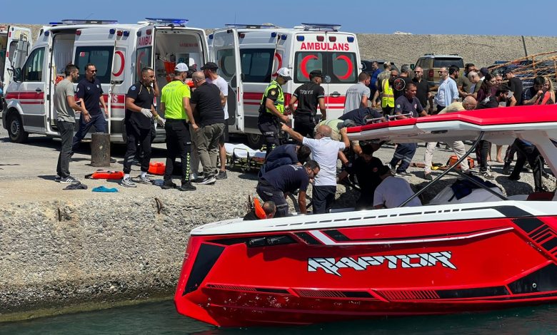 Kuzey Kıbrıs Türk Cumhuriyeti'nin (KKTC) Girne kenti açıklarında Taşucu seferi yapan bir yolcu gemisi alabora oldu. Hayatını kaybedenlerin sayısı 8'e yükseldi
