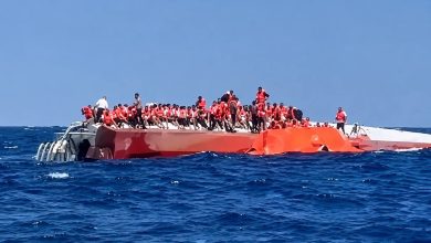 Kıbrıs Başbakanı Ünal Üstel, Girne'deki gemi faciasına ilişkin soruşturmanın başlatıldığını, gemi kaptanı ile 7 görevlinin gözaltına alındığını açıkladı