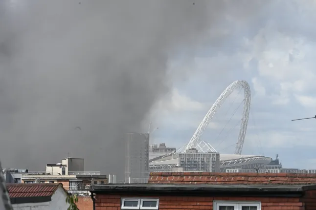 Wembley Stadyumu’nda yangın paniği 2 londra2