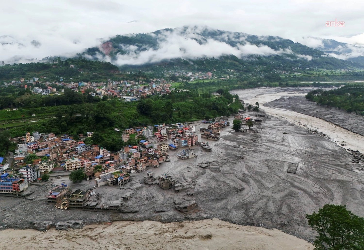 Nepal’deki selde binlerce kişi hâlâ kayıp