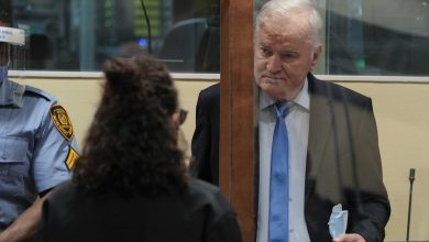 Srebrenitsa Katliamı'nın sorumlularından "Bosna Kasabı" lakaplı Ratko Mladic, ömür boyu hapis yattığı cezaevinde öldü