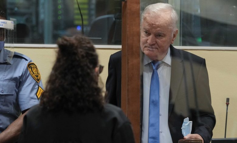 Srebrenitsa Katliamı'nın sorumlularından "Bosna Kasabı" lakaplı Ratko Mladic, ömür boyu hapis yattığı cezaevinde öldü