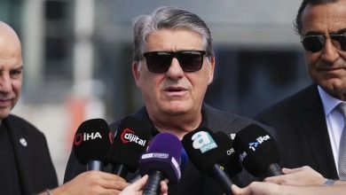 Serdal Adalı’dan MHK’ye sert çıkış! 3 Beşiktaş Başkanı Serdal Adalı, Alanyaspor maçındaki hakem kararlarının ardından TFF yönetimiyle görüştü.