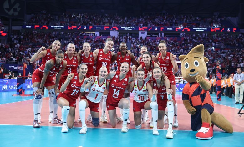 Filenin Sultanları’na nazar değdi 1 Filenin Sultanları, CEV Trendyol 2026 Kadınlar Avrupa Voleybol Şampiyonası'nda Polonya'ya yenilerek 5. maçında ilk kez kaybetti
