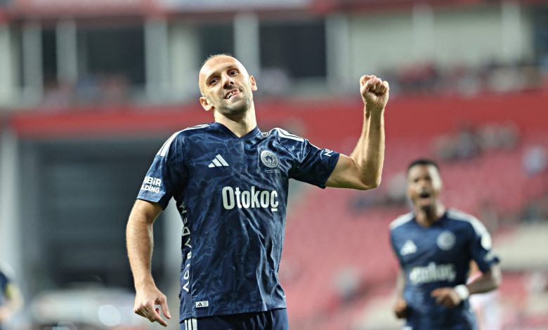 Fenerbahçe, Samsunspor deplasmanında güldü 1 Fenerbahçe, Samsunspor deplasmanında kazanarak Trendyol Süper Lig'de ilk 3 haftada 2. galibiyetini elde etti