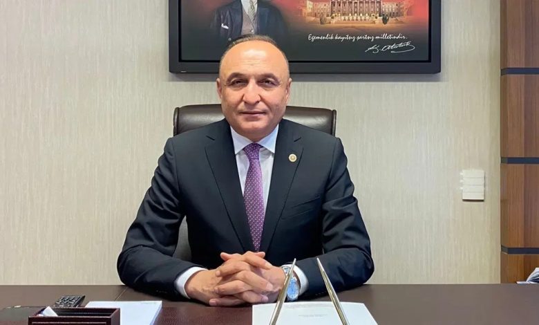 Yeni Parti Gaziantep Milletvekili Melih Meriç, Şahinbey ilçesinde uğradığı bıçaklı saldırıda ağır yaralandı.