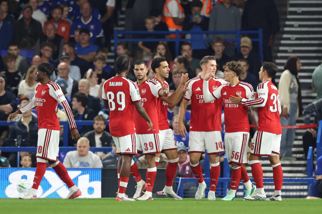 Arsenal, İngiltere Lig Kupası'nda da yoluna dolu dizgin devam ediyor.