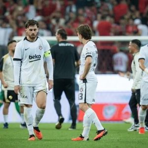 Beşiktaş’ın sponsoru Tera Yatırım’da iki yönetim kurulu üyesi gözaltına alındı