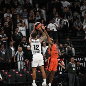 Beşiktaş Avrupa Ligi’ne son anda kaybetti