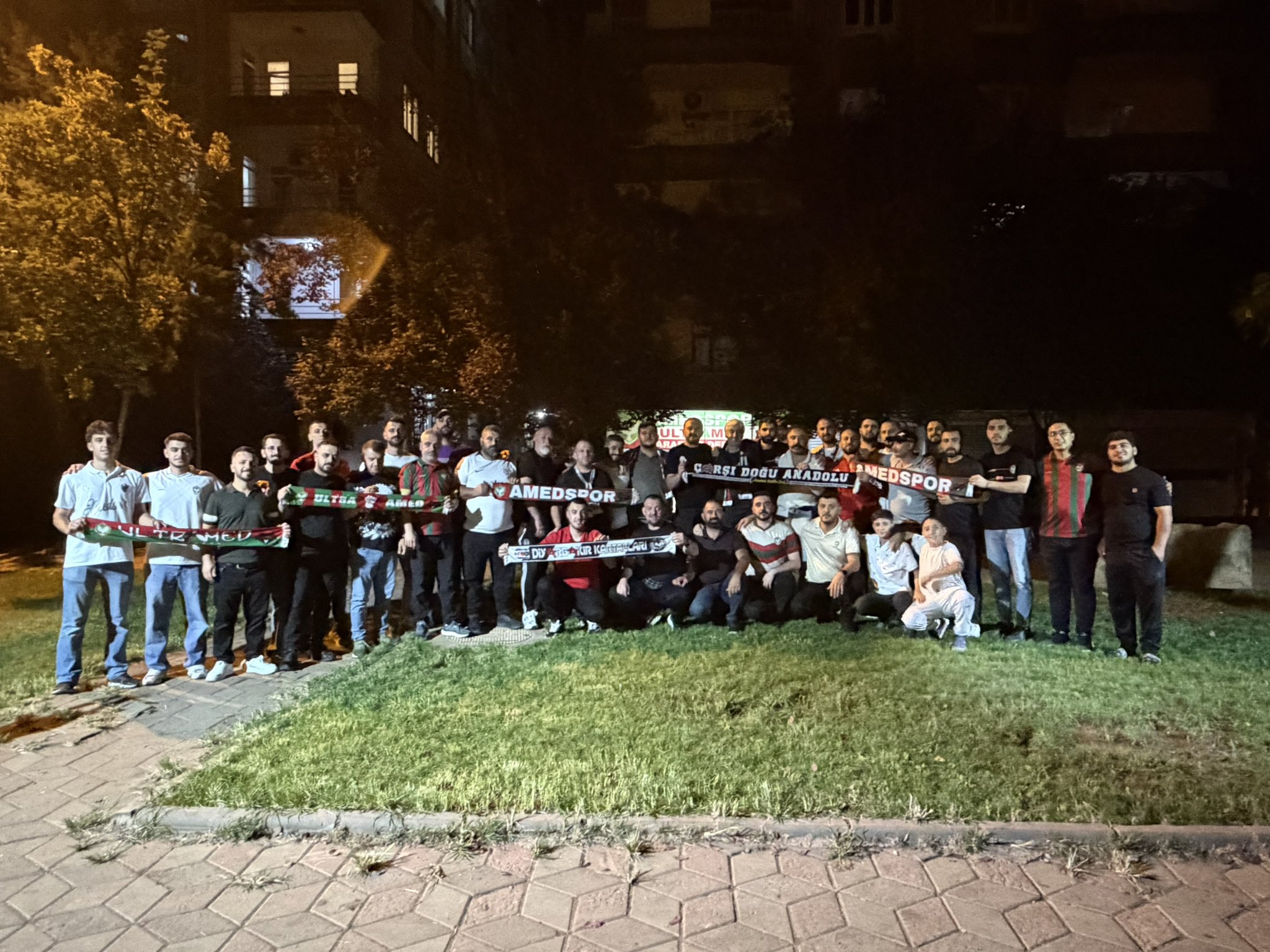 Amedspor ile Beşiktaş taraftarları dostluk dersi verdi