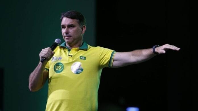 Brezilya’da Bolsonaro ailesi seçim sahnesinde