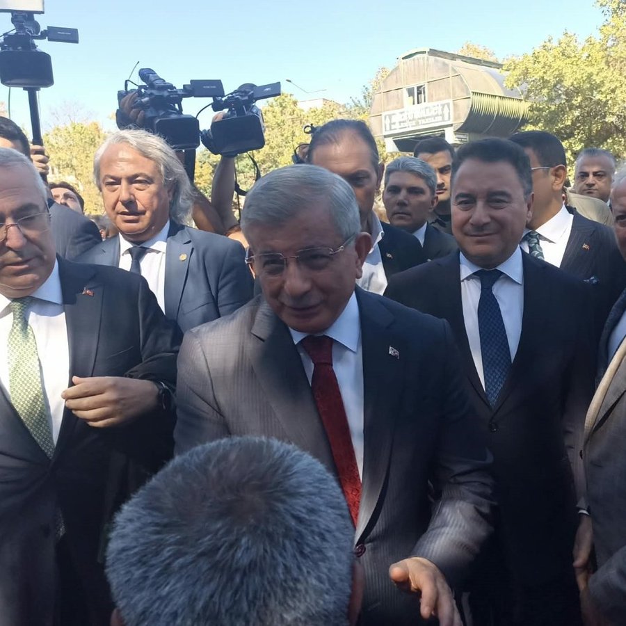 Ahmet Davutoğlu: Cumhuriyet tarihinde bir ilk 1 davutoglu2