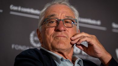 Robert De Niro’dan İstanbul itirafı 19 Dünyaca ünlü oyuncu Robert De Niro, 1995’te İstanbul’da polislerle birlikte gece kulüplerine gittiği yönündeki yıllardır anlatılan hikâyeyi doğruladı
