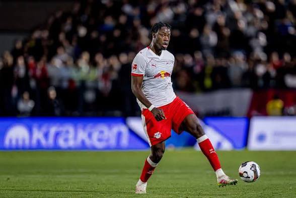 Galatasaray’dan savunmaya sürpriz transfer