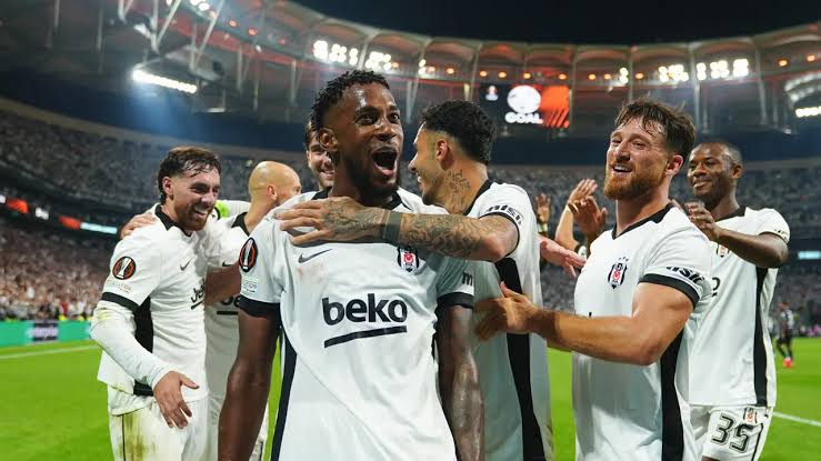UEFA Avrupa Ligi’nin ilk haftasına Beşiktaş damgası 1 Siyah-beyazlılar, Marsilya’yı 4-1 mağlup ederek UEFA Avrupa Ligi lig aşamasına üç puanla başladı.